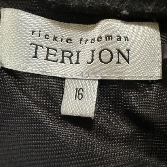 RICKIE FREEMAN TERI JON BLACK VELVET SEQUIN COLD SHOULDER SHEATH  DRESS 16 - Picture 3 of 8